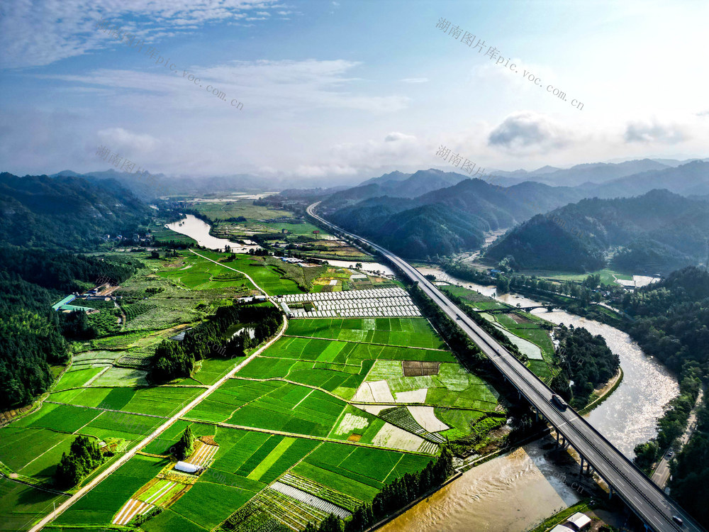 乡村 高速 公路 田园 青山 河流 美景