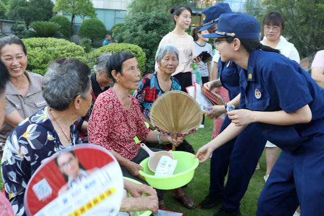 夏季消防屋场会  消防三棒鼓 
 油锅灭火