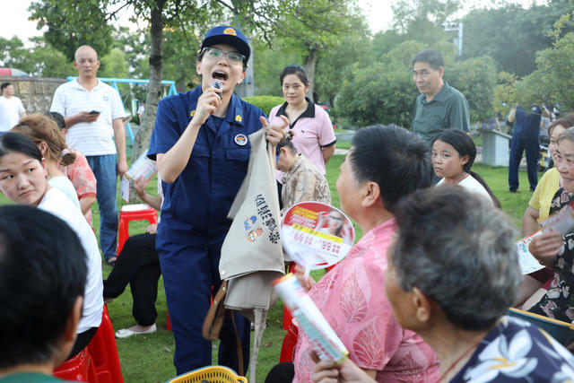 夏季消防屋场会  消防三棒鼓 
 油锅灭火