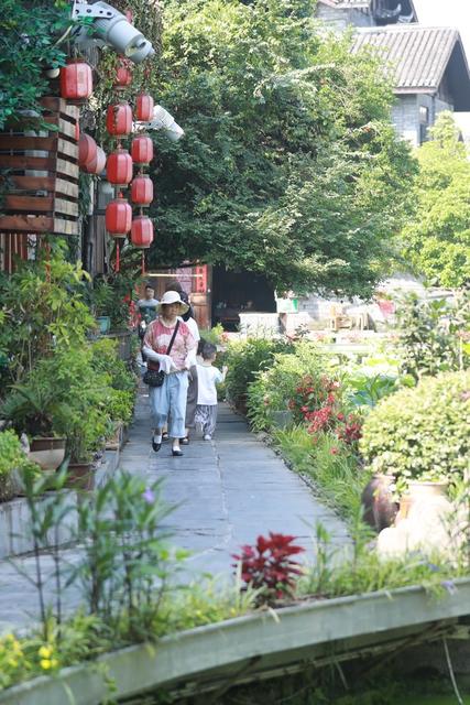 吉首市 古城 乾州  游人 休闲 快乐 周末