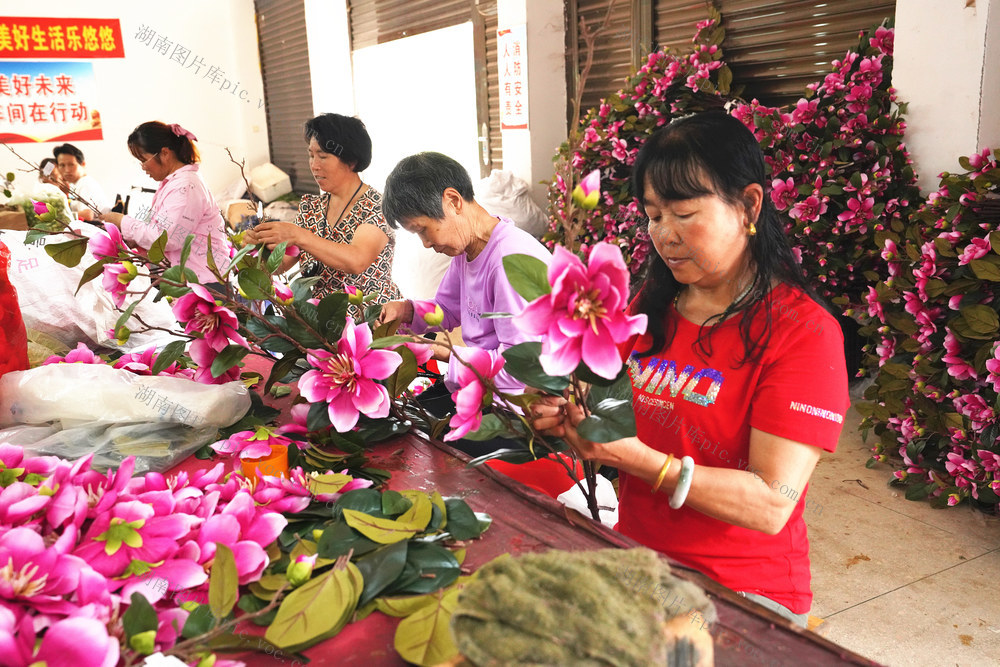 帮扶车间开出“致富花”