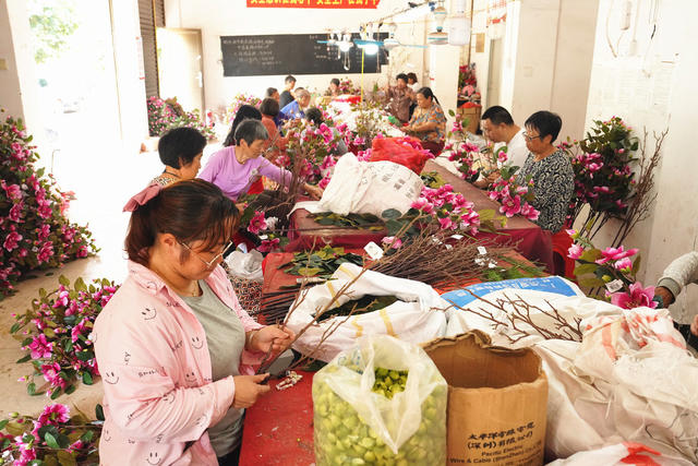 帮扶车间开出“致富花”