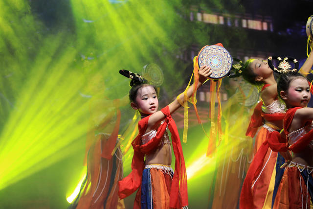 村晚  湖南邵东  演员  乡村  非遗  表演