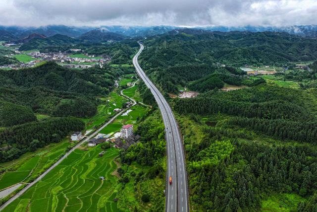 高速公路 路景交融 国省道 村道 基础设施