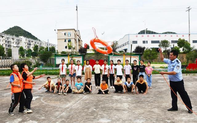 暑假安全伴我行