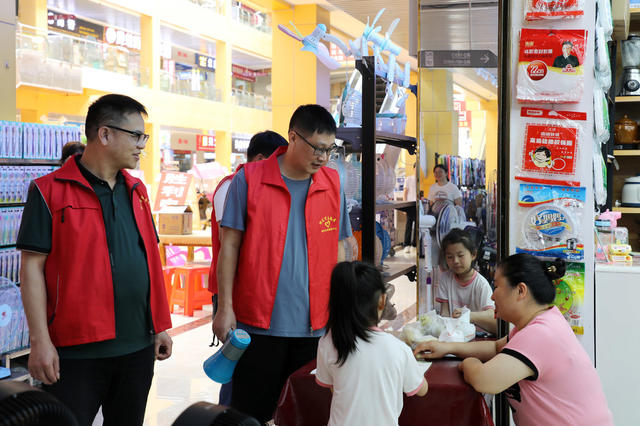 湖南邵东  劝导  市场  占道经营 管理  教育