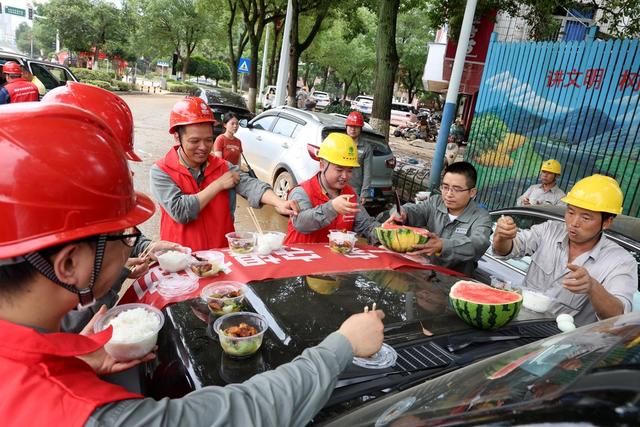 洪灾
暴雨
抗洪救灾