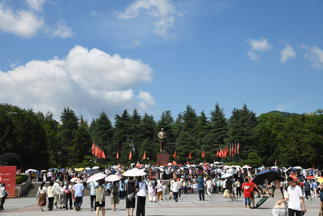 红色游