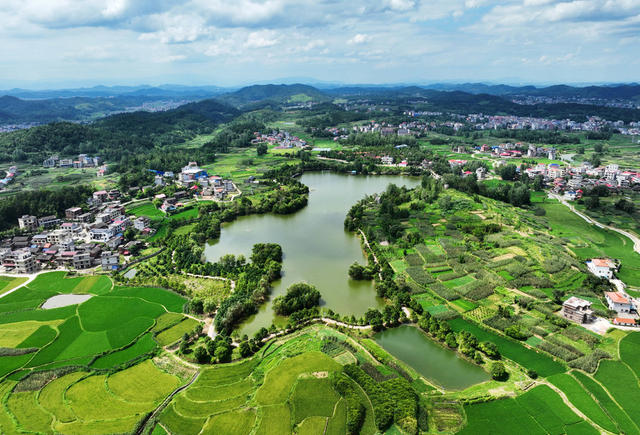 美丽乡村 村庄 生态 环境 山 水 蓝天 白云 自然风光  田园 