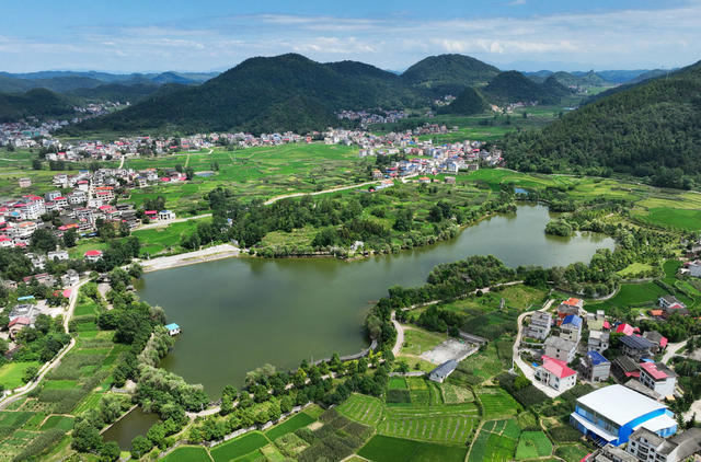 美丽乡村 村庄 生态 环境 山 水 蓝天 白云 自然风光  田园 