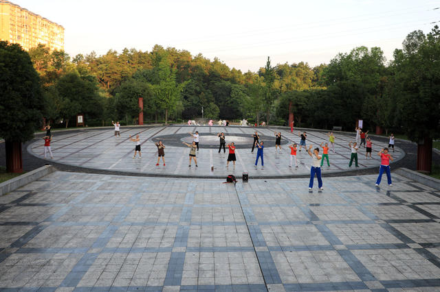 湖南邵东  跑步 晨练  公园 太极拳  彩龙