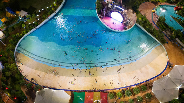 清凉经济 戏水消暑