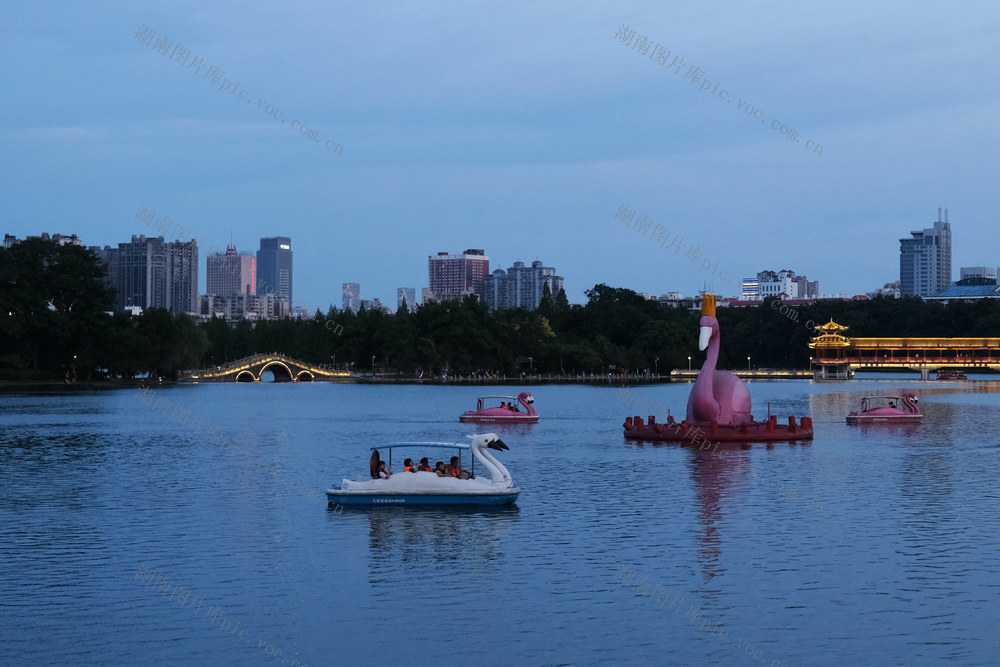 乐享清凉，烈士公园，