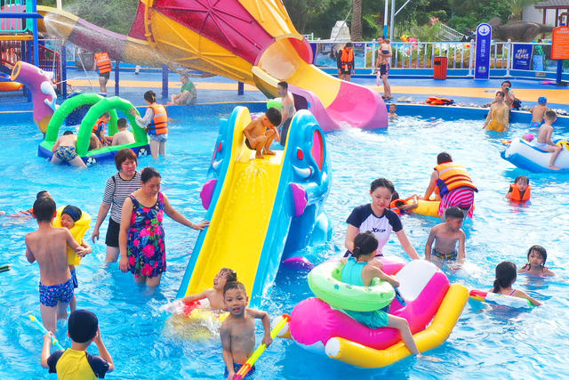 嘉禾：入伏首日 戏水避暑