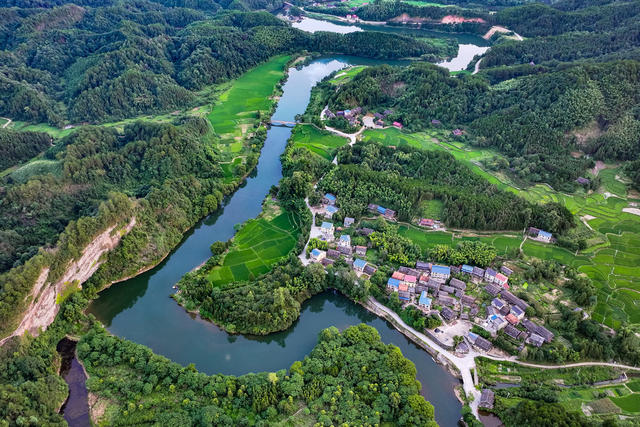 碧水 青山 湿地 河长制 水清