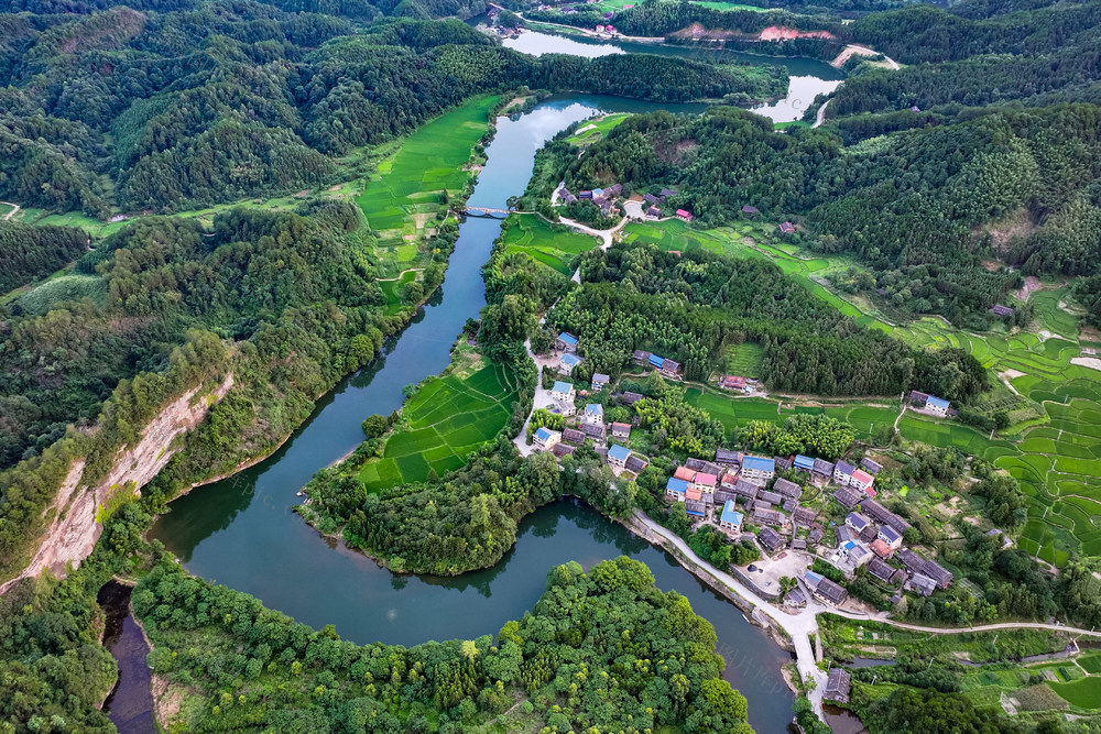 碧水 青山 湿地 河长制 水清