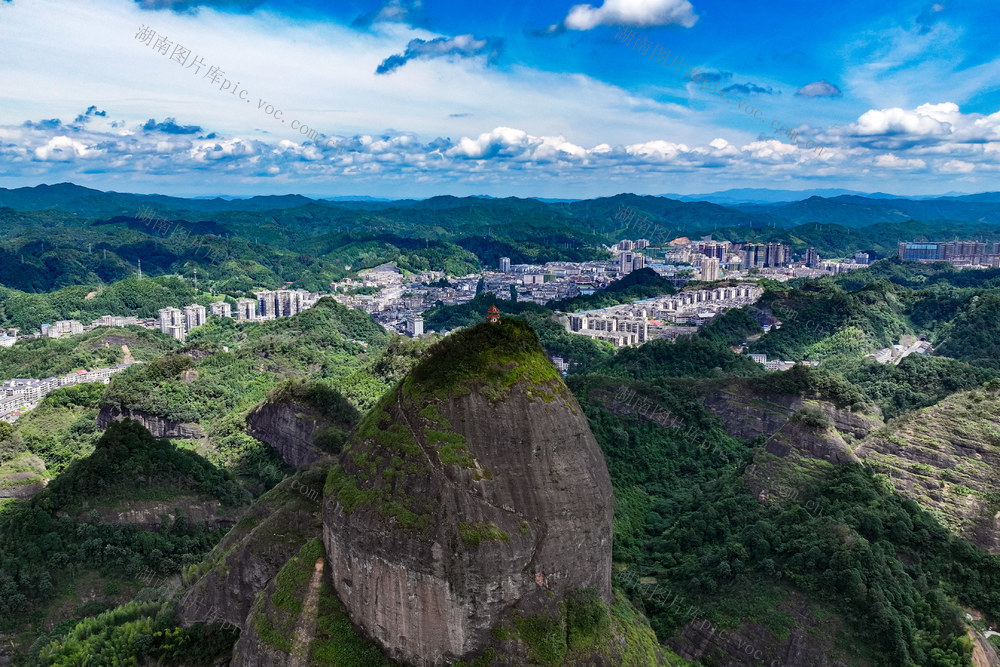 独岩 公园 山城 县城 独岩峰