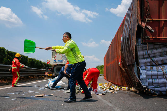高温、交通、救援