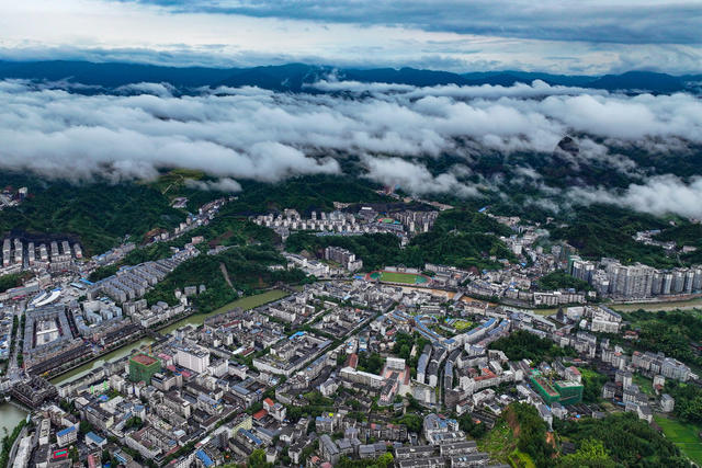 县城 山城 雾 城市建筑 生态