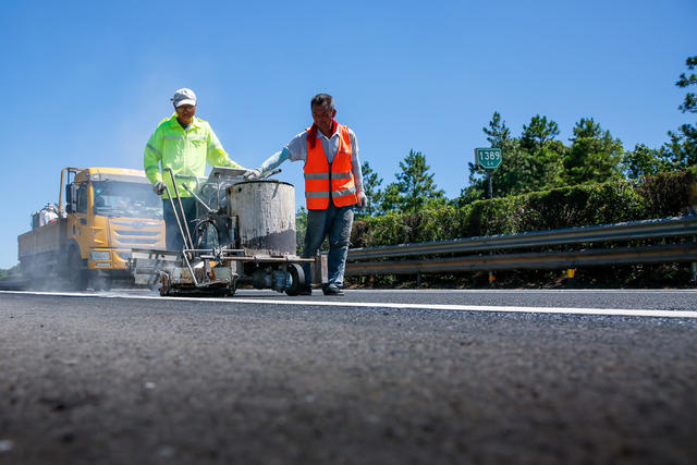 高速公路、交通、暴雨、抢修