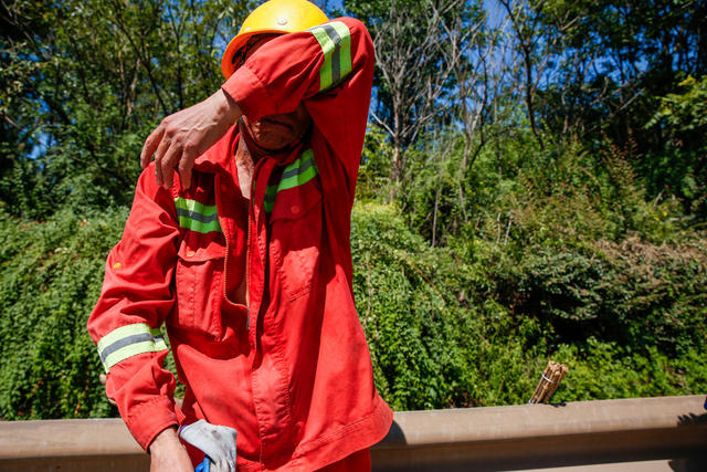 高速公路、交通、暴雨、抢修