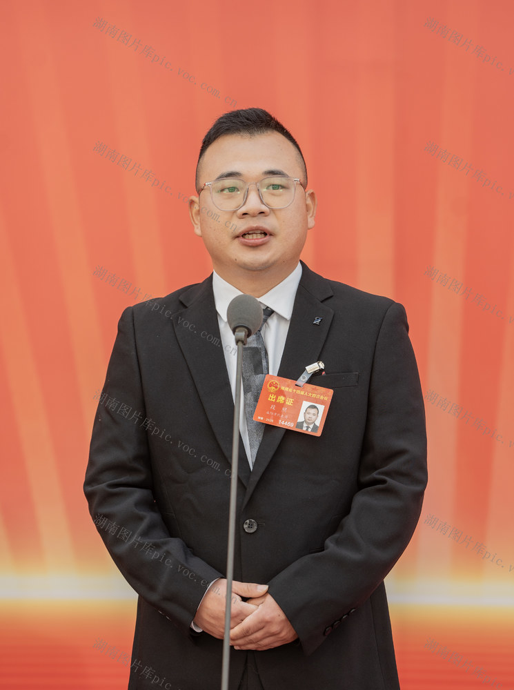 省两会 代表通道