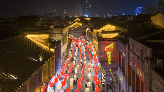 新化县上梅镇向东街