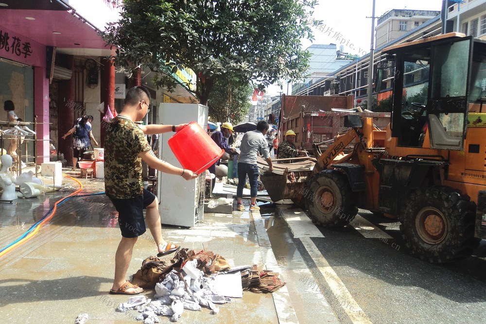 邵阳县  洪水浸漫 党员干部
