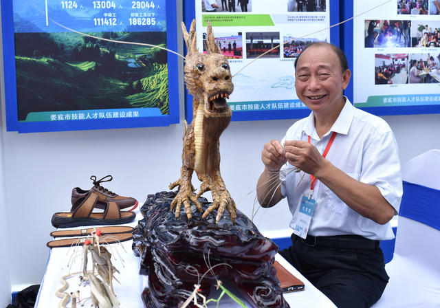 株洲  技能比赛  就业  人社  专业技术人才  工匠  非遗文化遗产  技术比拼  