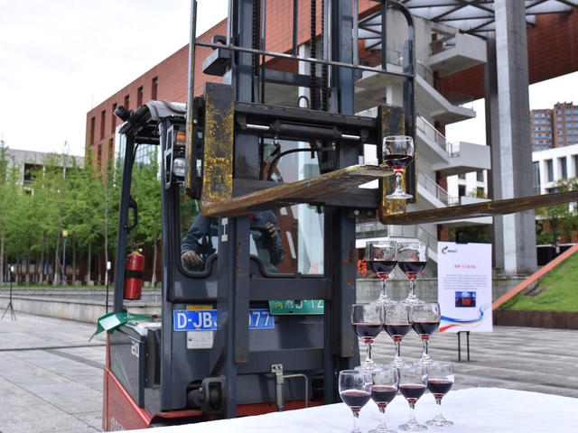 株洲  技能比赛  就业  人社  专业技术人才  工匠  非遗文化遗产  技术比拼  