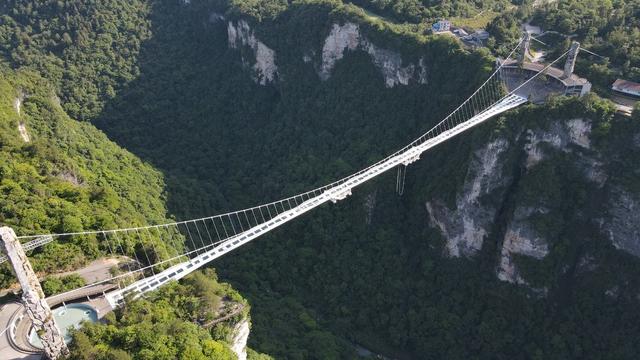 张家界大峡谷玻璃桥