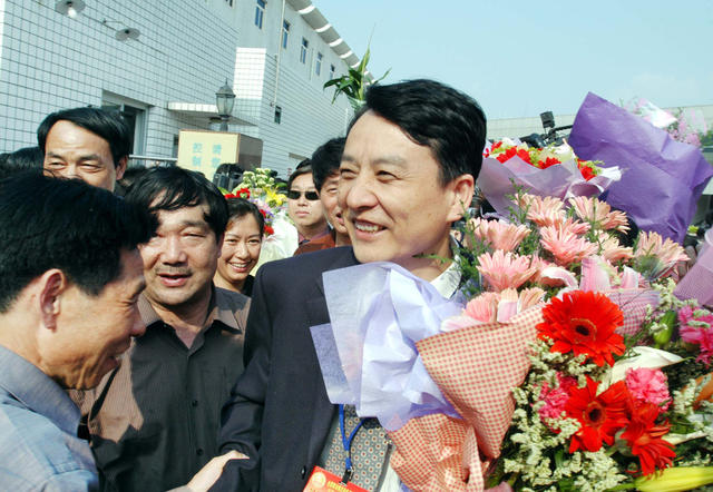 湖南全国劳模载誉归来