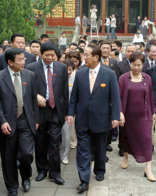 宋楚瑜率亲民党大陆访问团访湘
