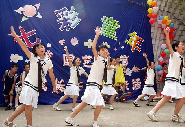 长沙小学生展示才艺