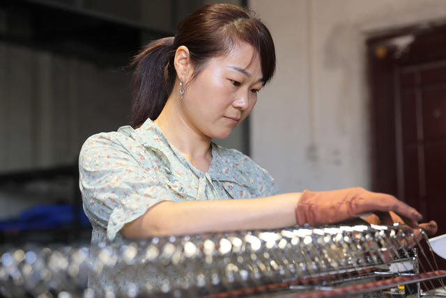 眼镜 生产 特色 工业 小镇 