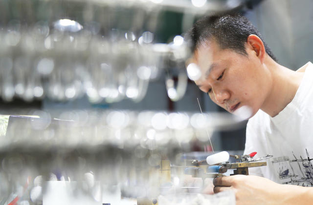 眼镜 生产 特色 工业 小镇 