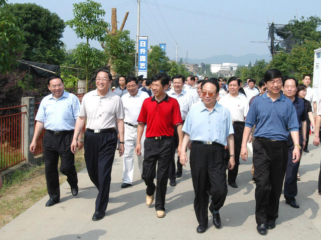 俞正声率湖北党政代表团在长沙考察