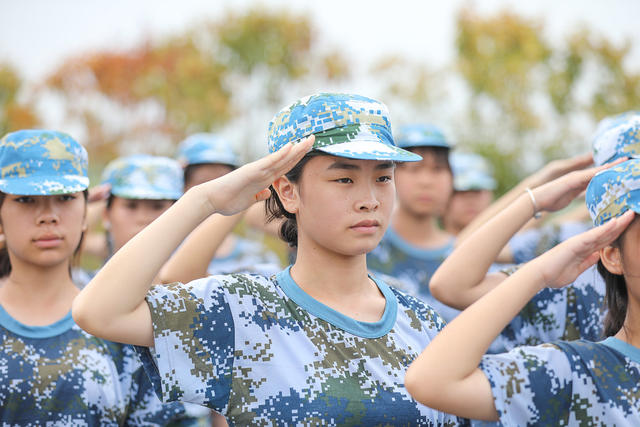 军训 开学 学生