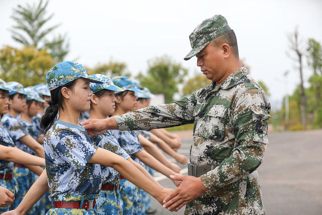 军训 开学 学生