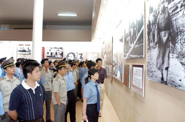 《太行精神光耀千秋——纪念中国人民抗日战争胜利60周年》巡回展在长沙举行