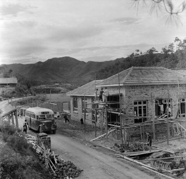 汽车站 公交车 公共汽车 公共车