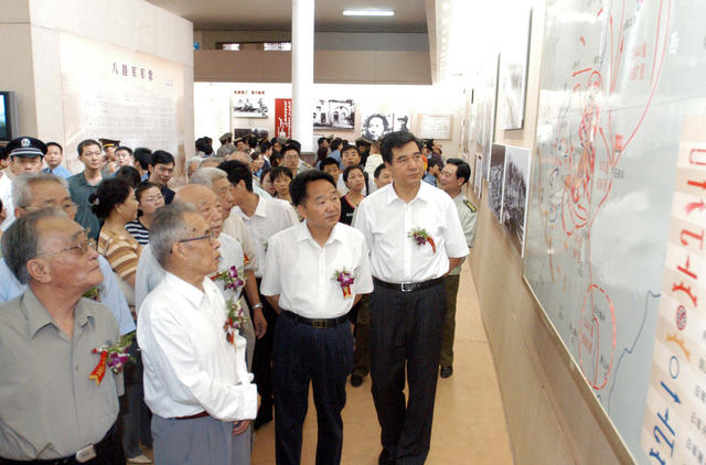 《太行精神光耀千秋——纪念中国人民抗日战争胜利60周年》巡回展在长沙举行