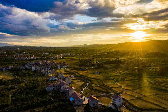 国庆 农村 村寨 苗族 怀化