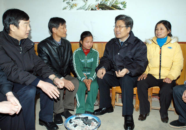 张春贤在岳阳考察