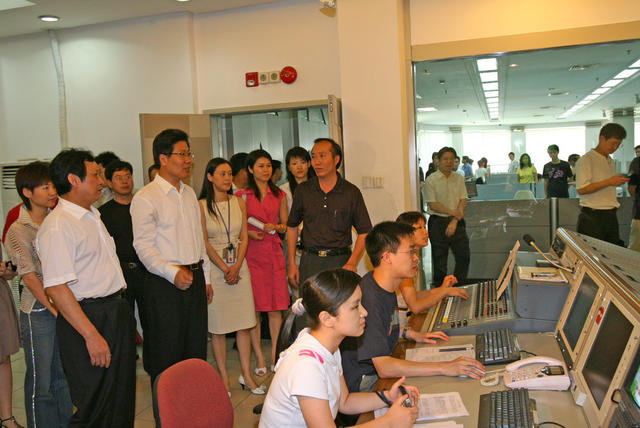 张春贤考察湖南广播影视集团