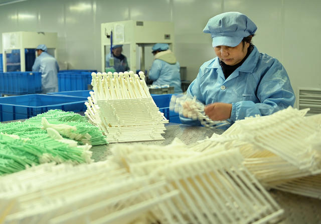 助企纾困 企业  经开区 生产 稳增长 无尘耗材 工人 工业 稳岗用工 