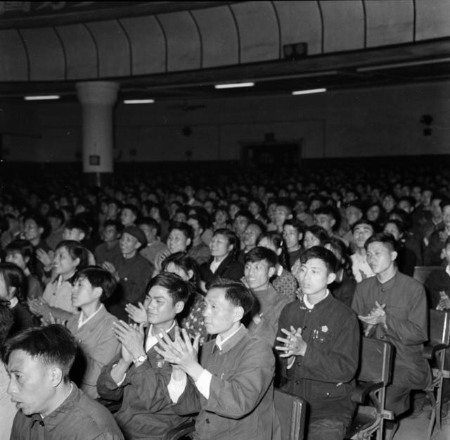 湘西州成立 会议 少数民族