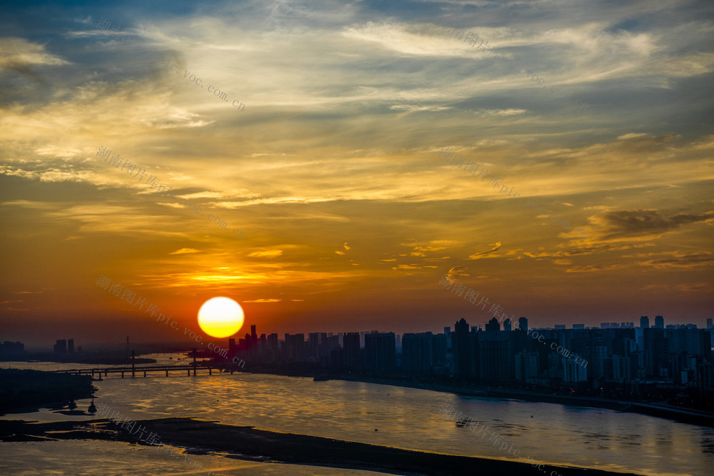 南昌 红谷滩 赣江 日出 格兰云天