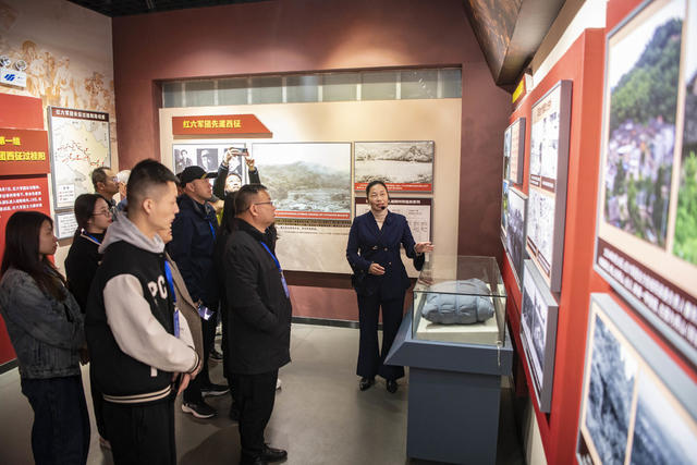 重温  “夜宿梨山”   红色故事