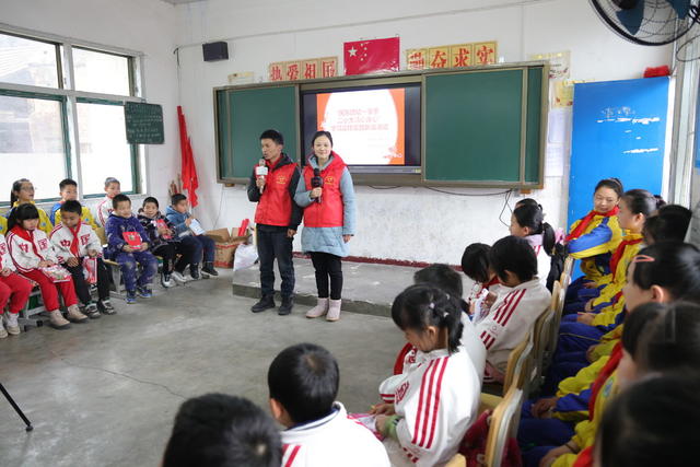 亮亮老师 学雷锋 湖南好人